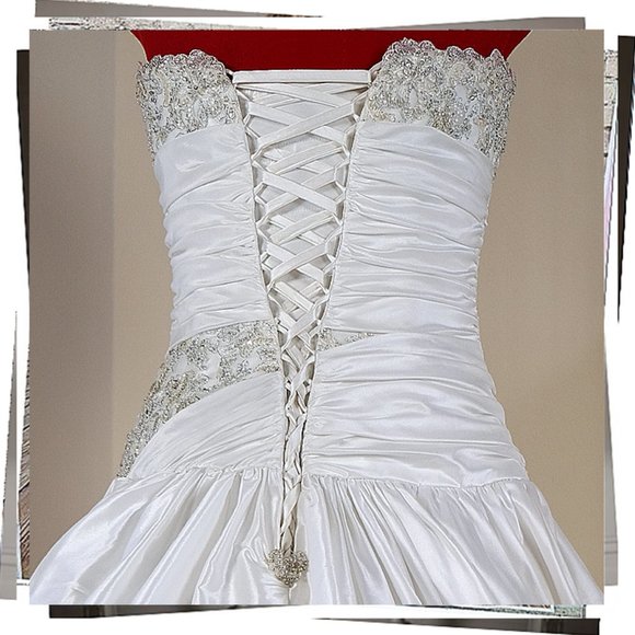 NWT: Vintage Soft Shimmer Taffeta Wedding Gown w Crystal, Bead, Lace & Floral - Picture 8 of 9
